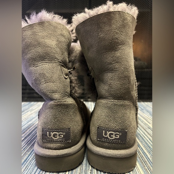 UGG Bailey Button II Boots in Grey Women’s Size 6 - Picture 6 of 8